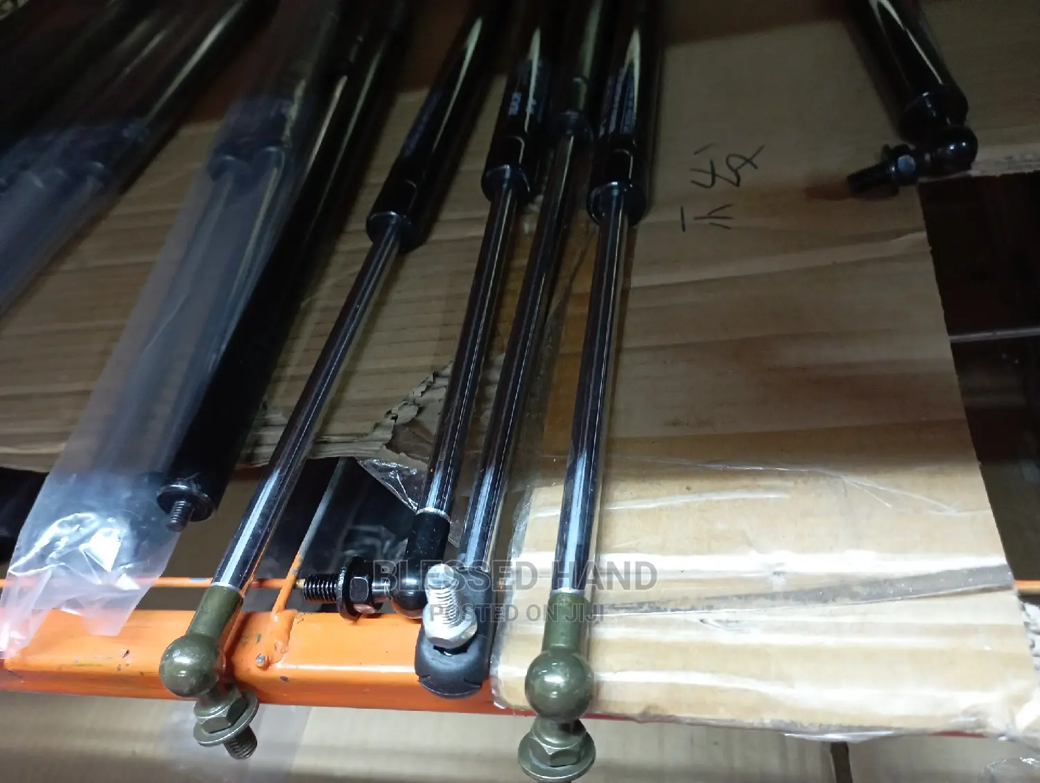 Boot Shocks,Bonnet Shocks Xtrail T30,T31,Note ,Wingroad AD