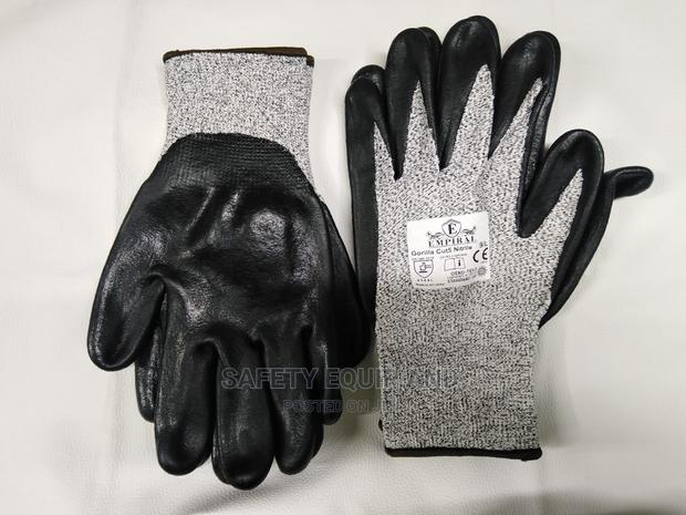 Cut Resistant Gloves/Safety Wear - thumbnail 2