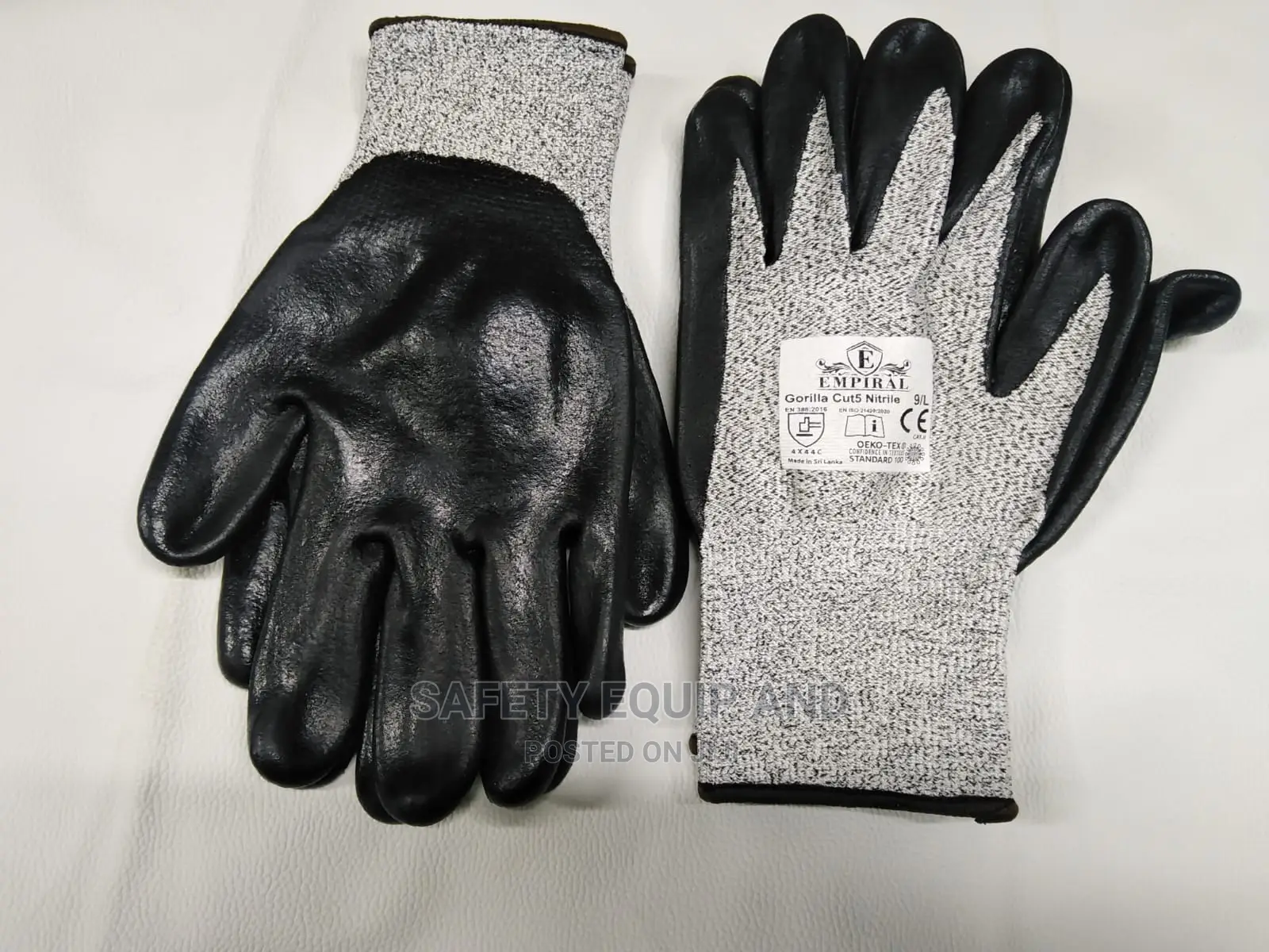 Cut Resistant Gloves/Black White