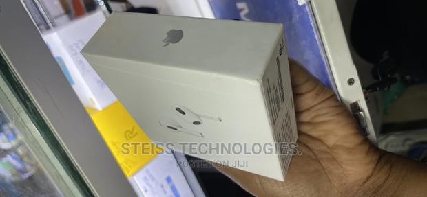iPhone-13 Airpods. - thumbnail 3