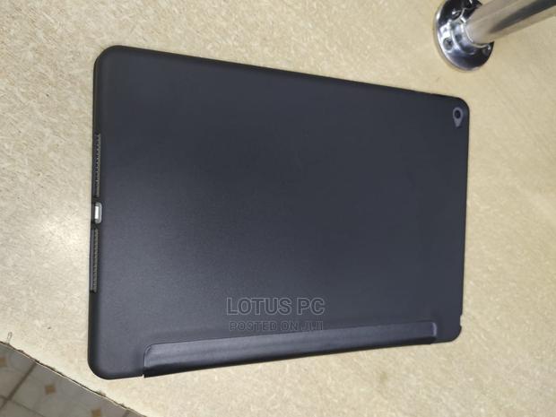 Apple iPad Air 32 GB Gray - thumbnail 3