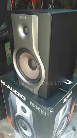 M Audio Bx8 Carbon Monitor Speakers