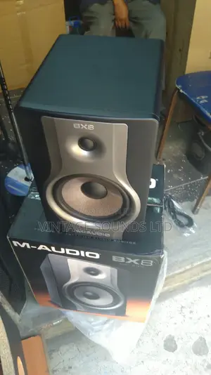 M Audio Bx8 Carbon Monitor Speakers