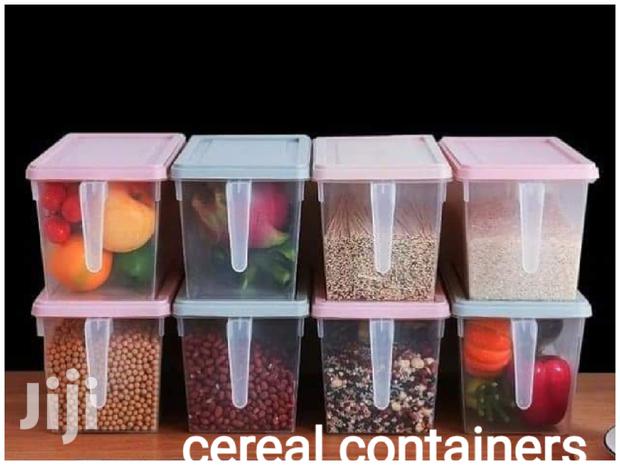 Cereals Containers With A Handle - main view
