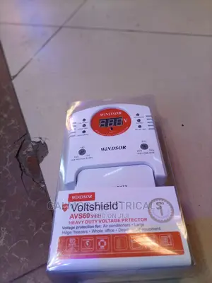 60amperes Altomatic Voltage Regulator
