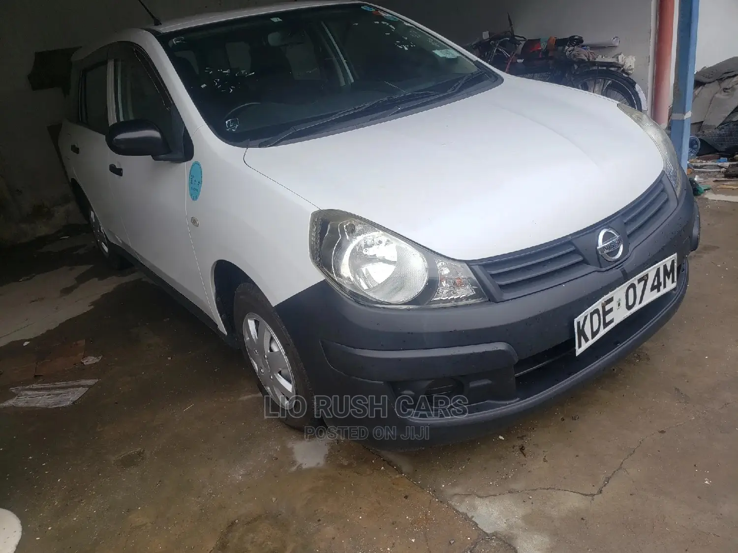 Nissan Advan 2014 White