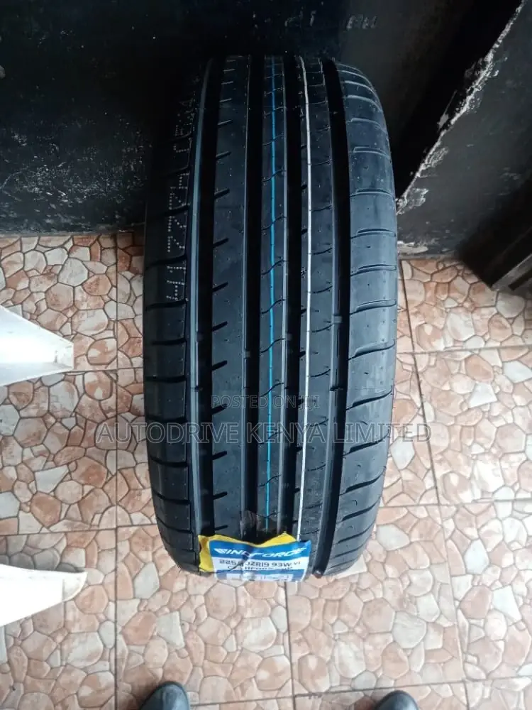 225/40r19 Windforce