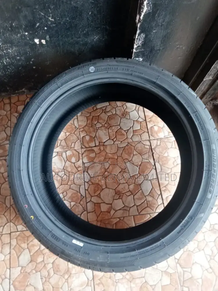 225/40r19 Windforce