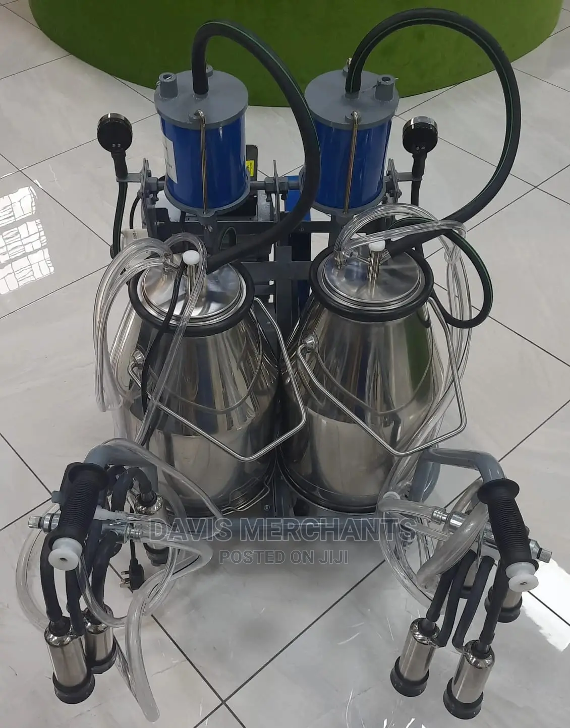 Milking Machine With Double Barrel