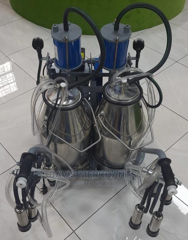 Milking Machine With Double Barrel - main view