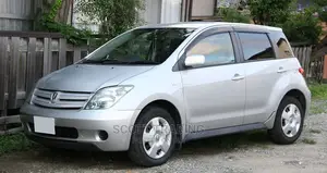 Toyota Ist 2005 Front Windscreen