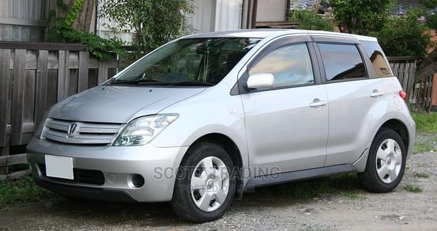 Toyota Ist 2005 Front Windscreen - thumbnail 2