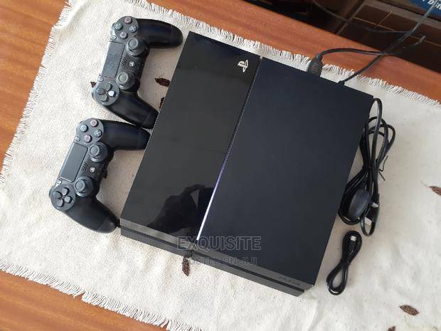 PS4 (Playstation 4 Console) - main view