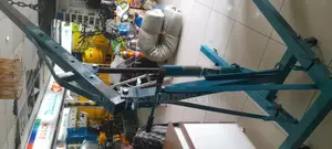 Engine Crane