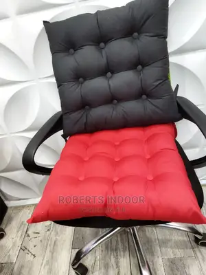 Red and Black Elegant Chair Pad