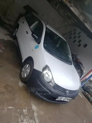 Nissan Advan 2014 White