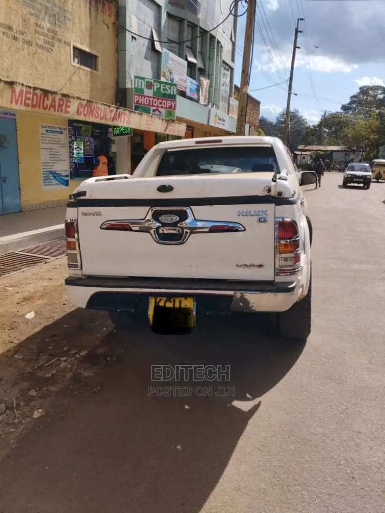 2014 Toyota Hilux Double/Pick Up for Hire