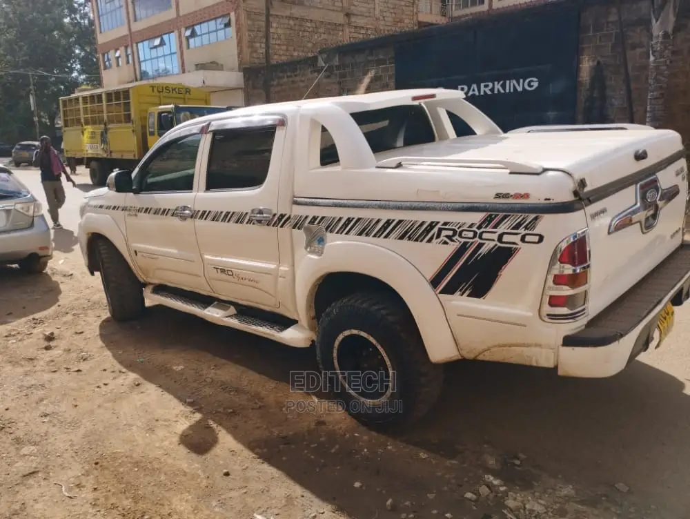 2014 Toyota Hilux Double/Pick Up for Hire