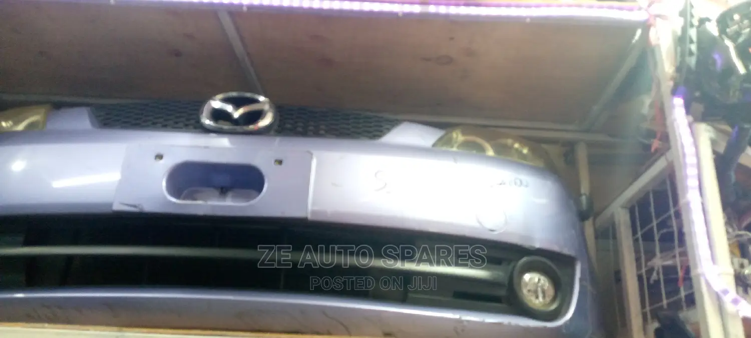 Mazda Demio 205 Nosecut