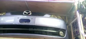 Mazda Demio 205 Nosecut