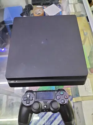 Preowned Playstation 4 , Ps4 Chipped