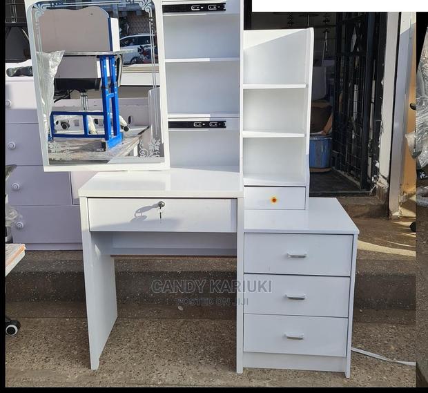 Beautiful Sliding Mirror Dresser