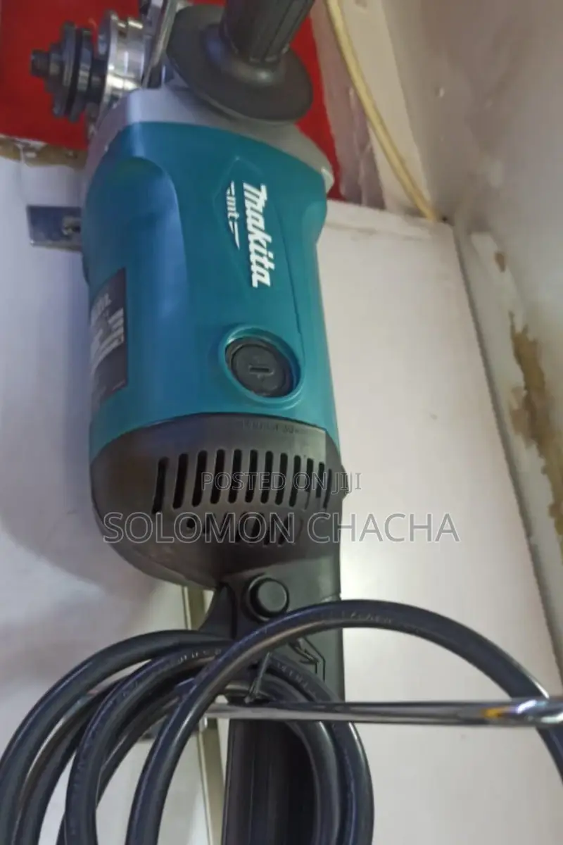 Makita Original Grinder 9inch