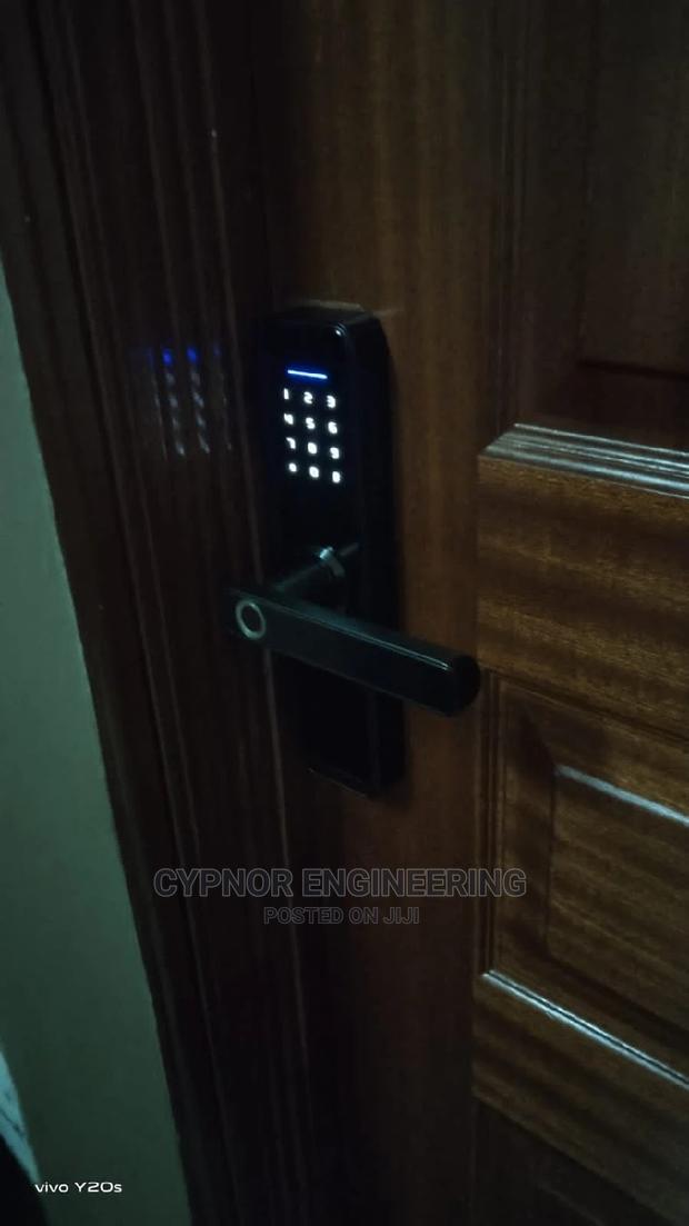Fingerprint ,RFID Cards and Password Lock for Hotels