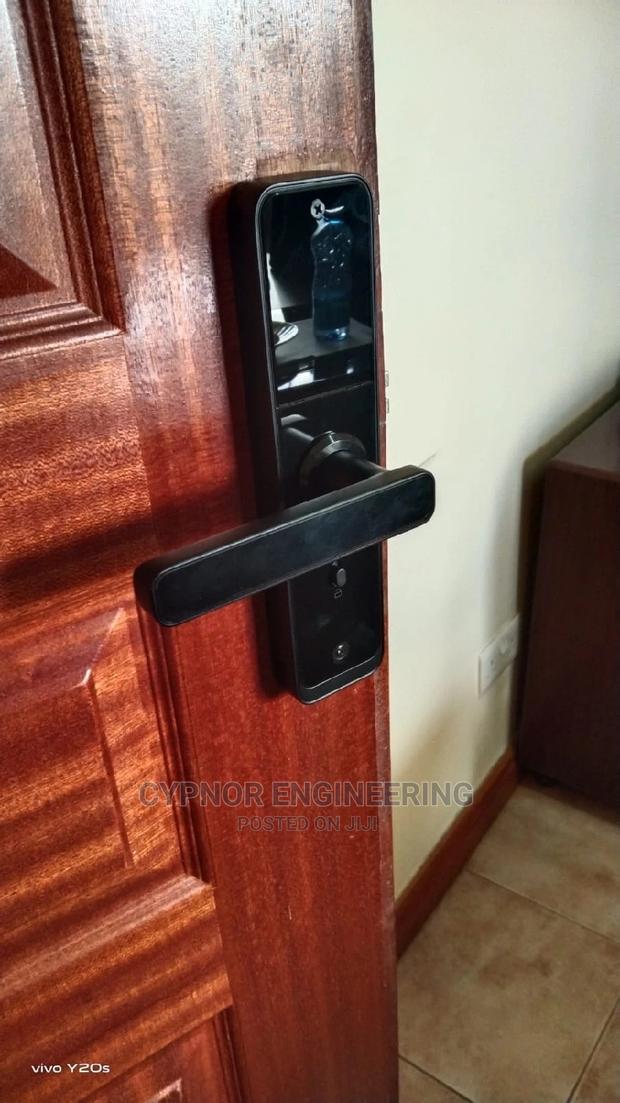 Fingerprint and Password Smart Lock - main view