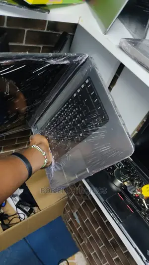 Laptop HP EliteBook 8440P 4GB Intel Celeron 500GB