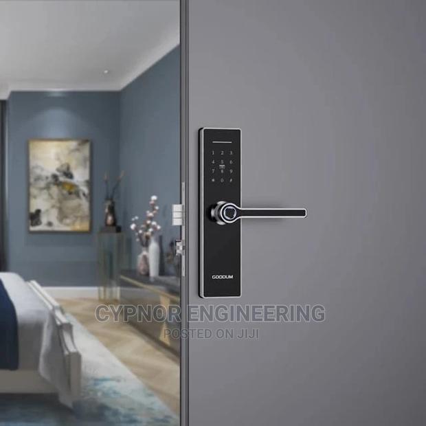 App and Fingerprint Door Lock for Homes