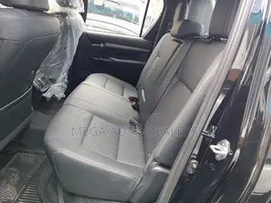 New Toyota Hilux 2021 Black