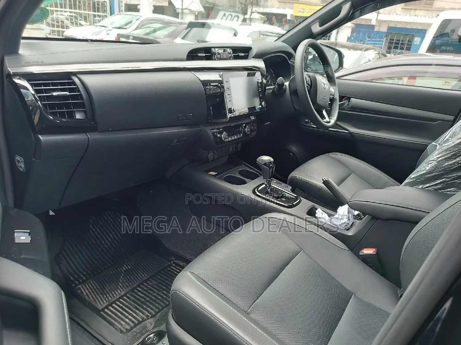 New Toyota Hilux 2021 Black