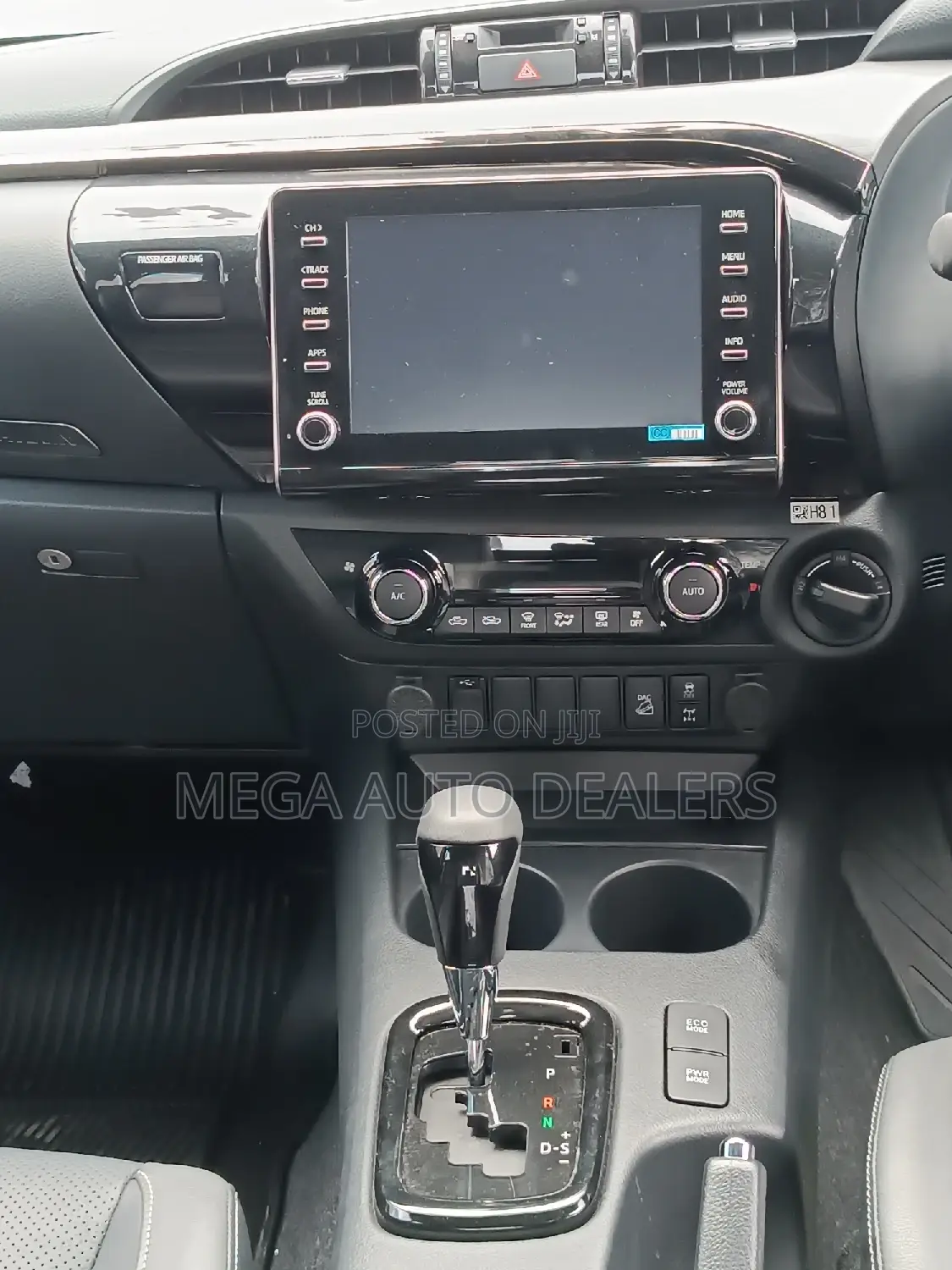 New Toyota Hilux 2021 Black