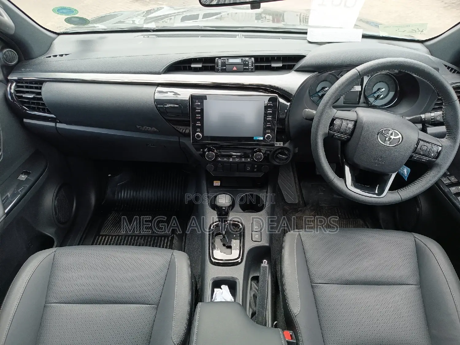 New Toyota Hilux 2021 Black