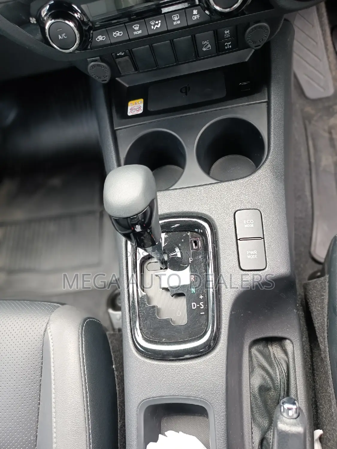 New Toyota Hilux 2021 Black