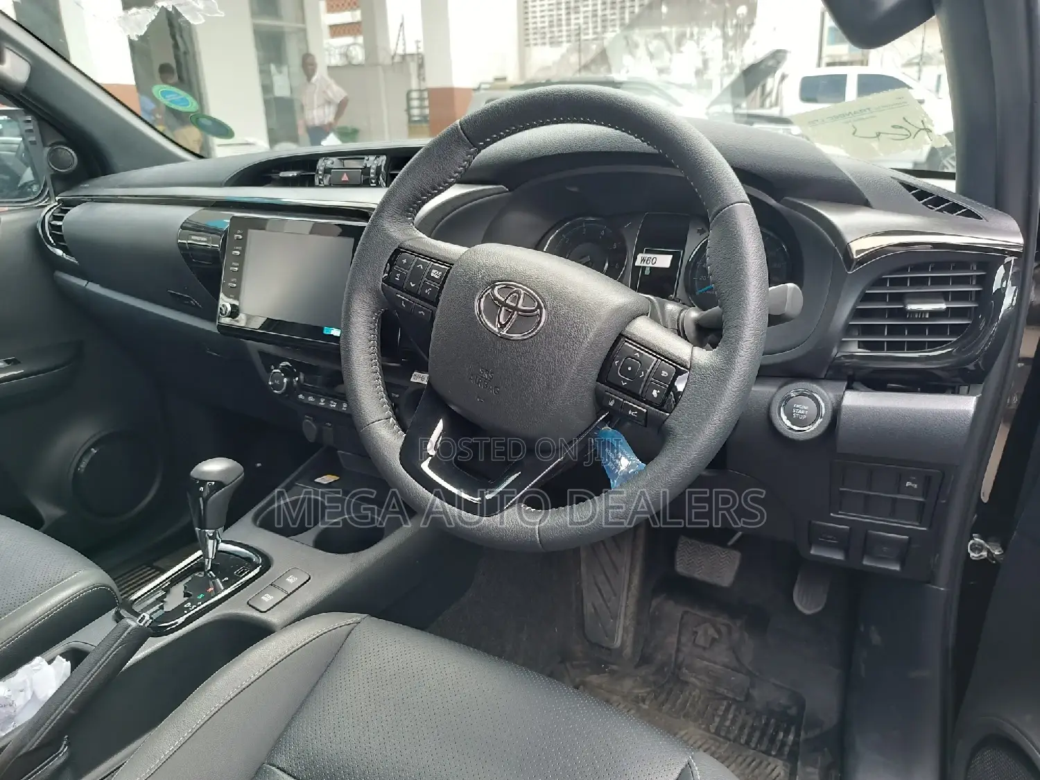 New Toyota Hilux 2021 Black