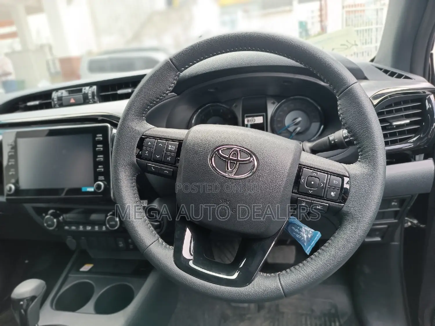 New Toyota Hilux 2021 Black