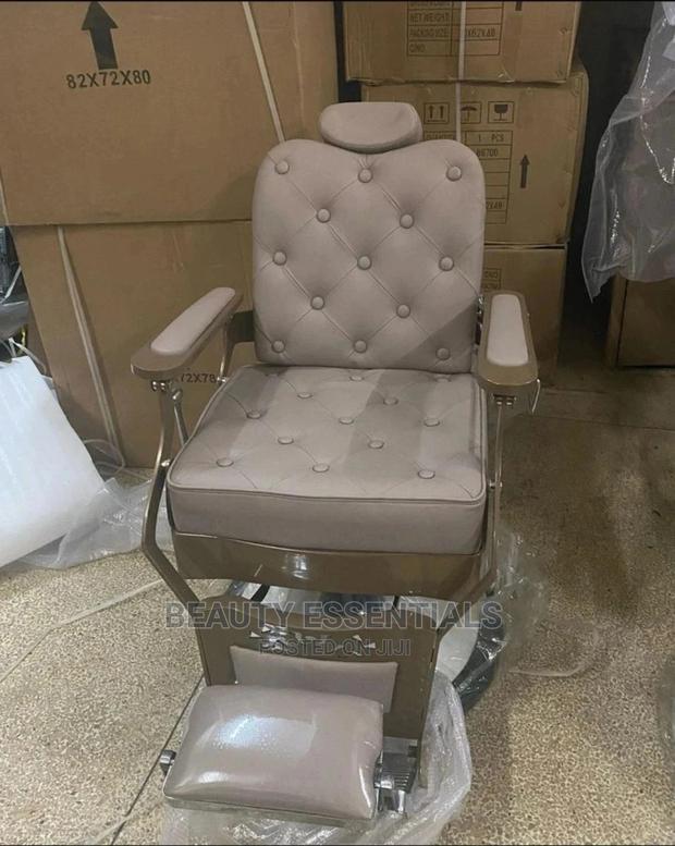 High End Executive Barber Seat - main view