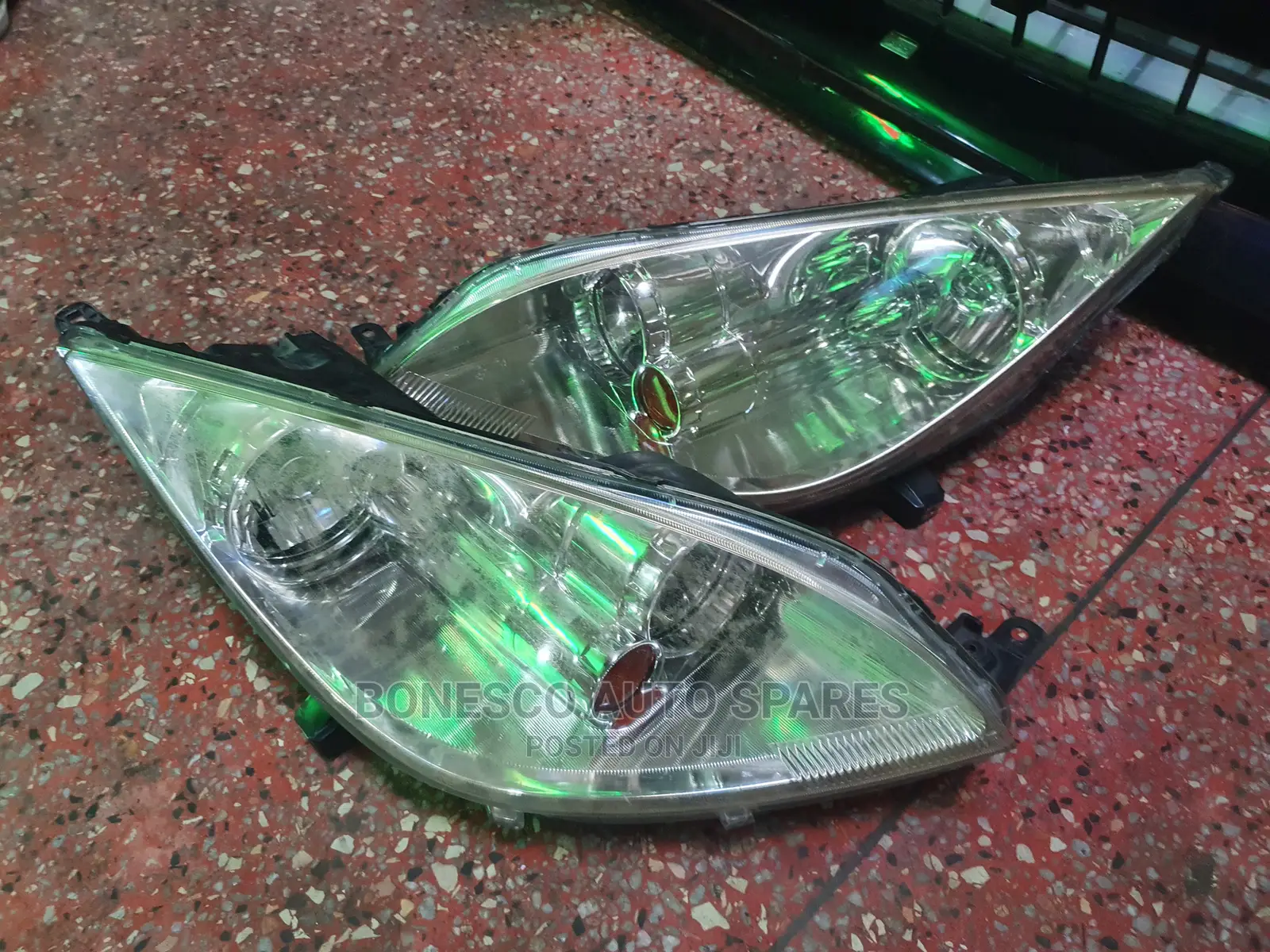 Mitsubishi Colt Nonxenon (Clear) Headlights `