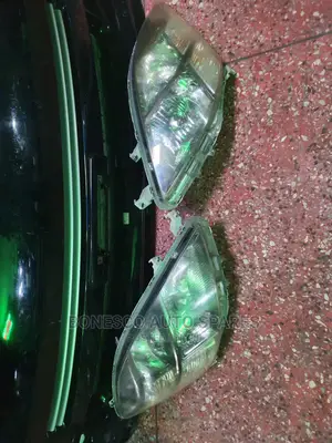 Toyota Isis Old Model Xenon Headlight