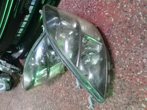 Toyota Isis 2005 Xenon Headlights Asembly