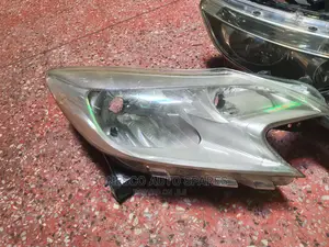 Nissan Note 2013 Nonxenon Headlight Assembly