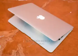 Laptop Apple MacBook Air 4GB Intel Core I5 SSD 128GB