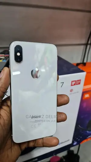 Apple iPhone X 256 GB White