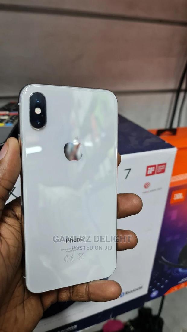 Apple iPhone X 256 GB White - main view