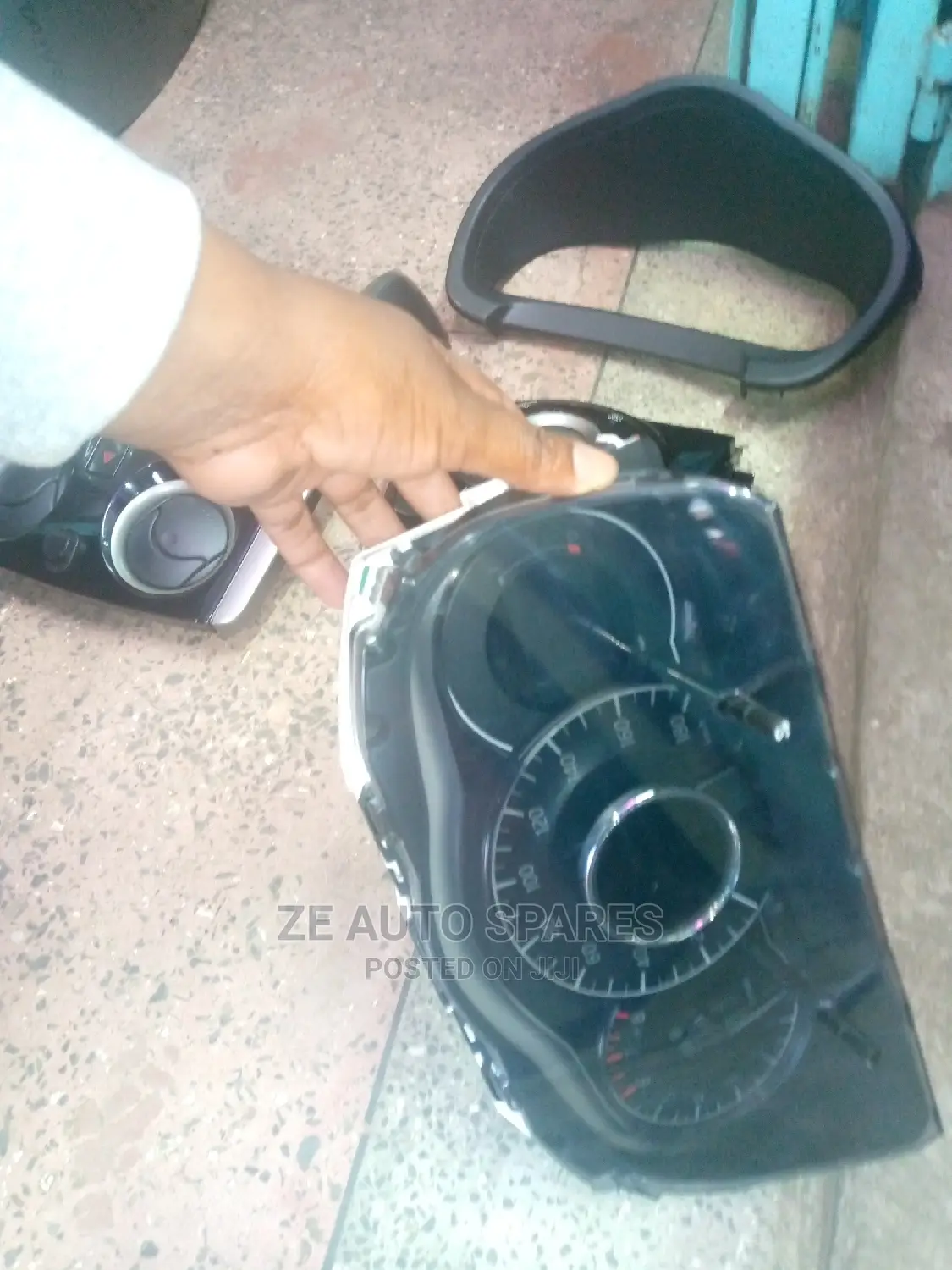 Nissan Note 2013 Clock