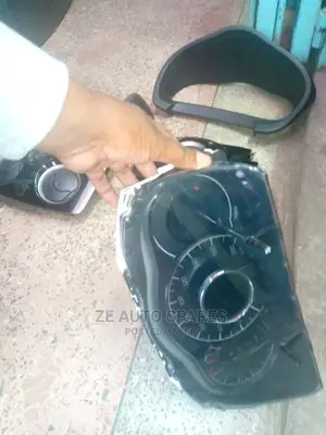 Nissan Note 2013 Clock