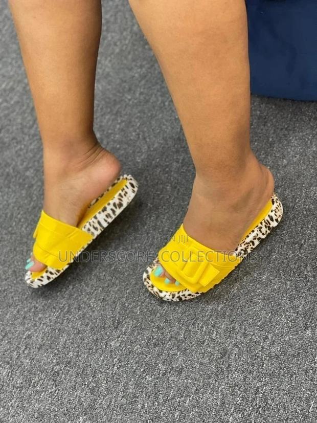 Executive Ladies Slides - main view