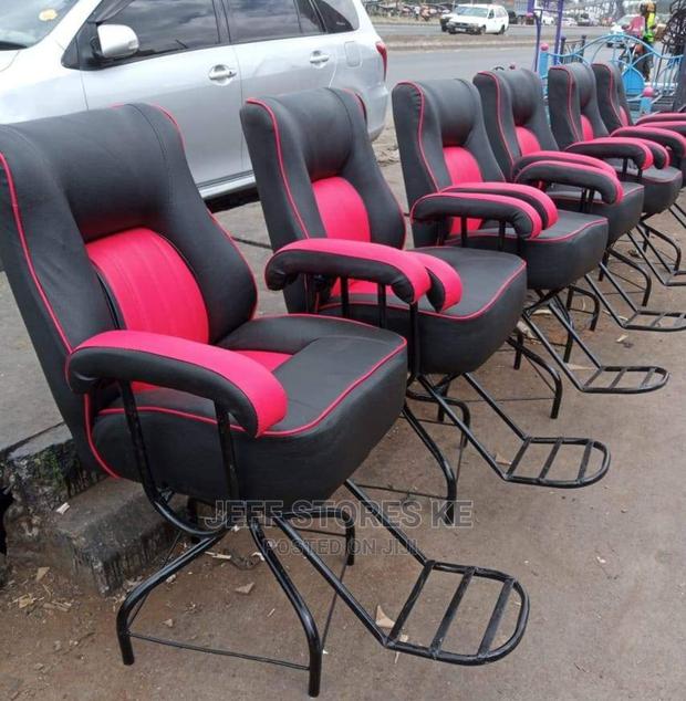 Simple Local Barber Seat - main view